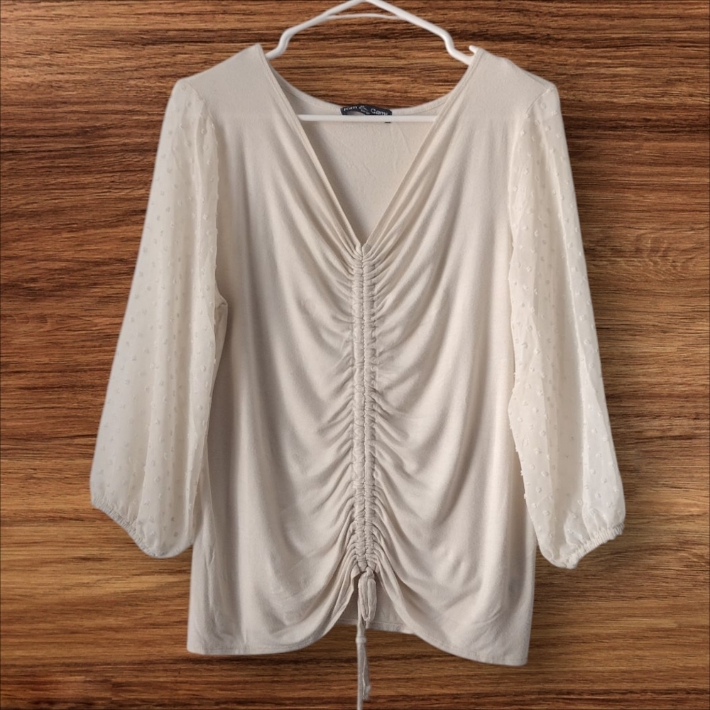 Kim & Cami Cream Ruched Top Size Large